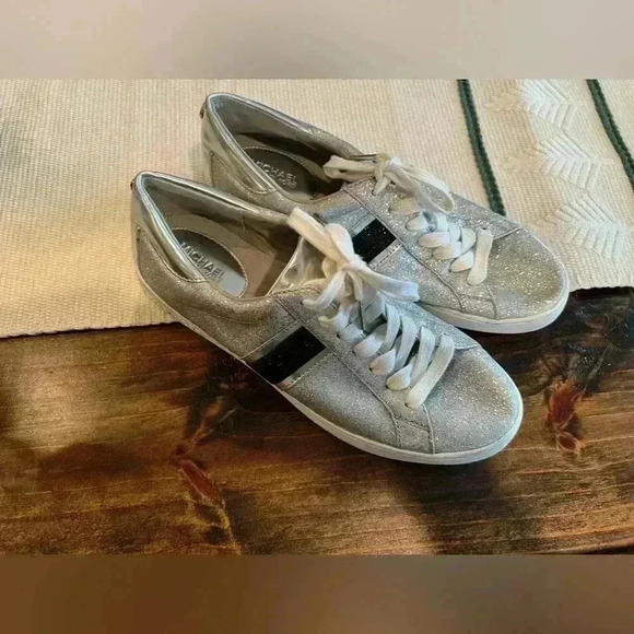 Michael Kors Keaton Stripe lace up sneakers, silver size 8.5, GUC - Picture 1 of 8